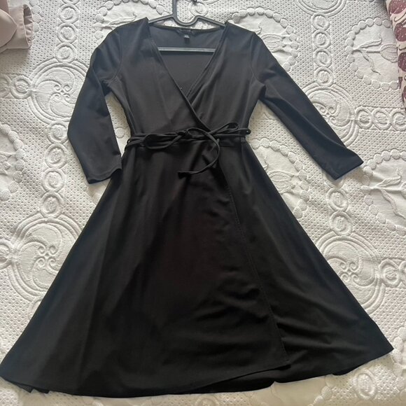 Banana Republic Petite XXS Black Wrap Dress Quarter Sleeve, Wrinkle Resistant - Picture 2 of 5